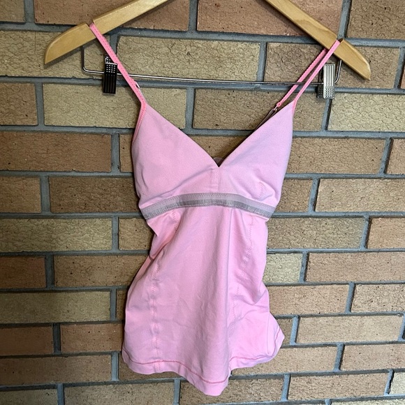 Lululemon Criss Cross Tank Light Pink Elastic Banded Size 6 - Picture 1 of 4